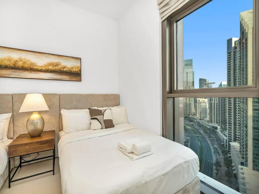 2br-fountain & Burj Khalifa View - Near Mall * Дубай